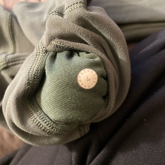 Lululemon Women’s Align Green/ Grey High-Rise Crop 21" Size 4 - Picture 9 of 9